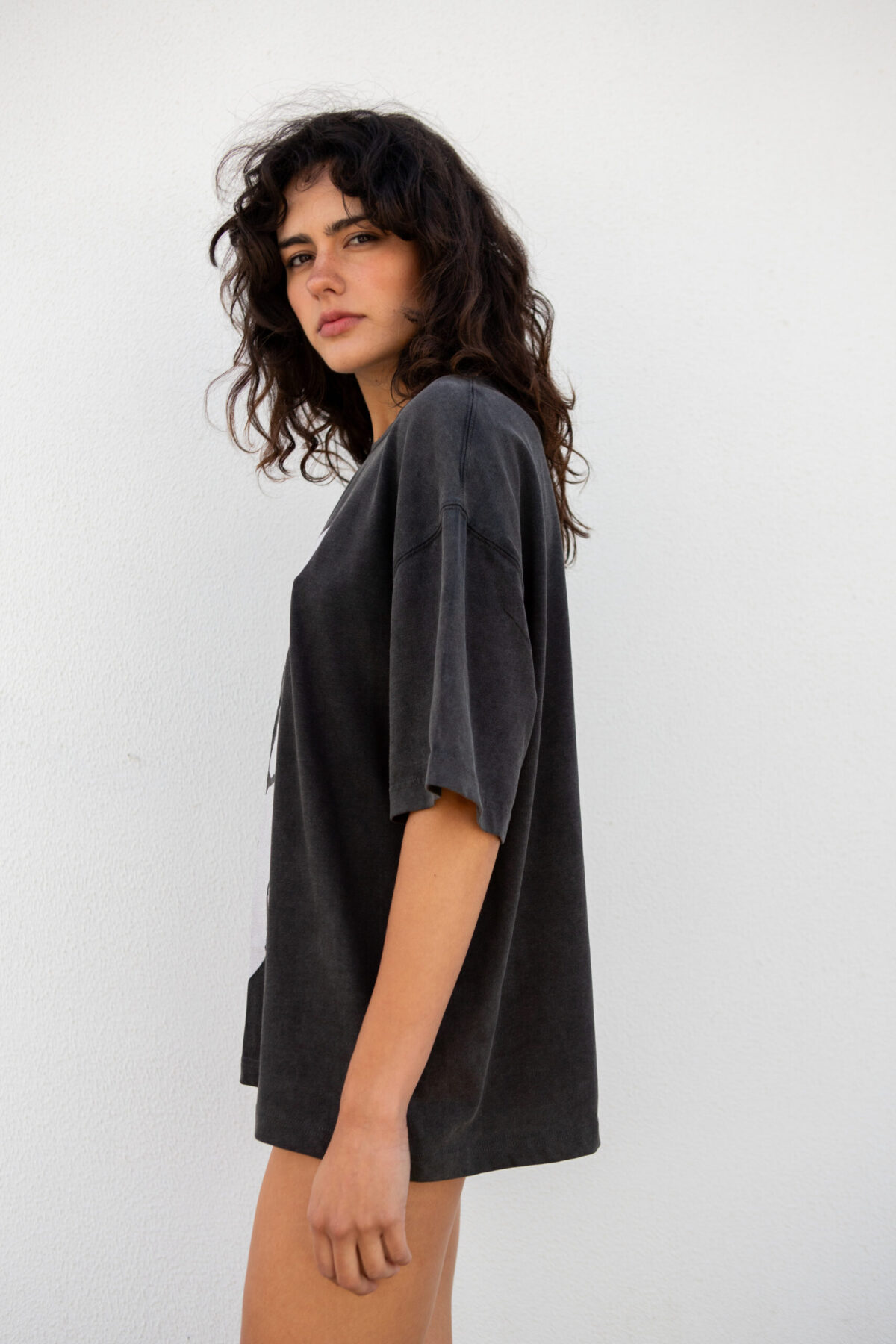 DNTOP2025-LV02 Oversized T-shirt in a male bust - Image 2